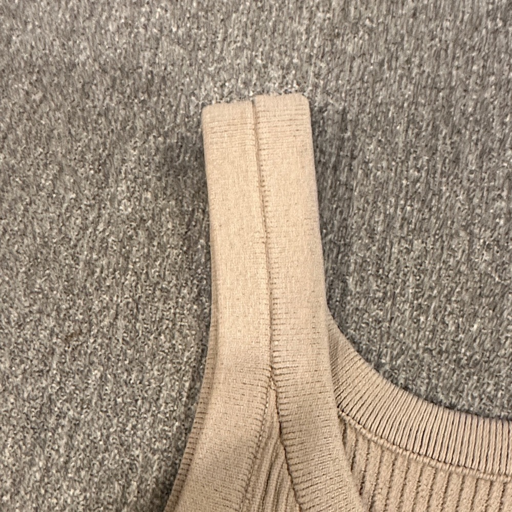 Cuts Stone Ribbed Tank Top - Picture 5 of 7